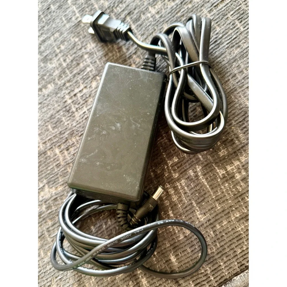 AC/DC Adapter G32DD-050400-A 5V 4A Power Supply *NOT TESTED*